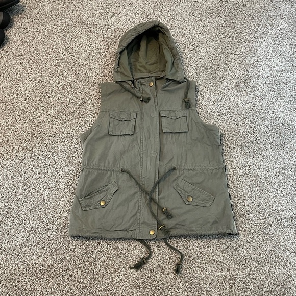 Fashionomics Olive Green Mockneck Utility Vest with Lining and Removable Hood - Picture 3 of 14